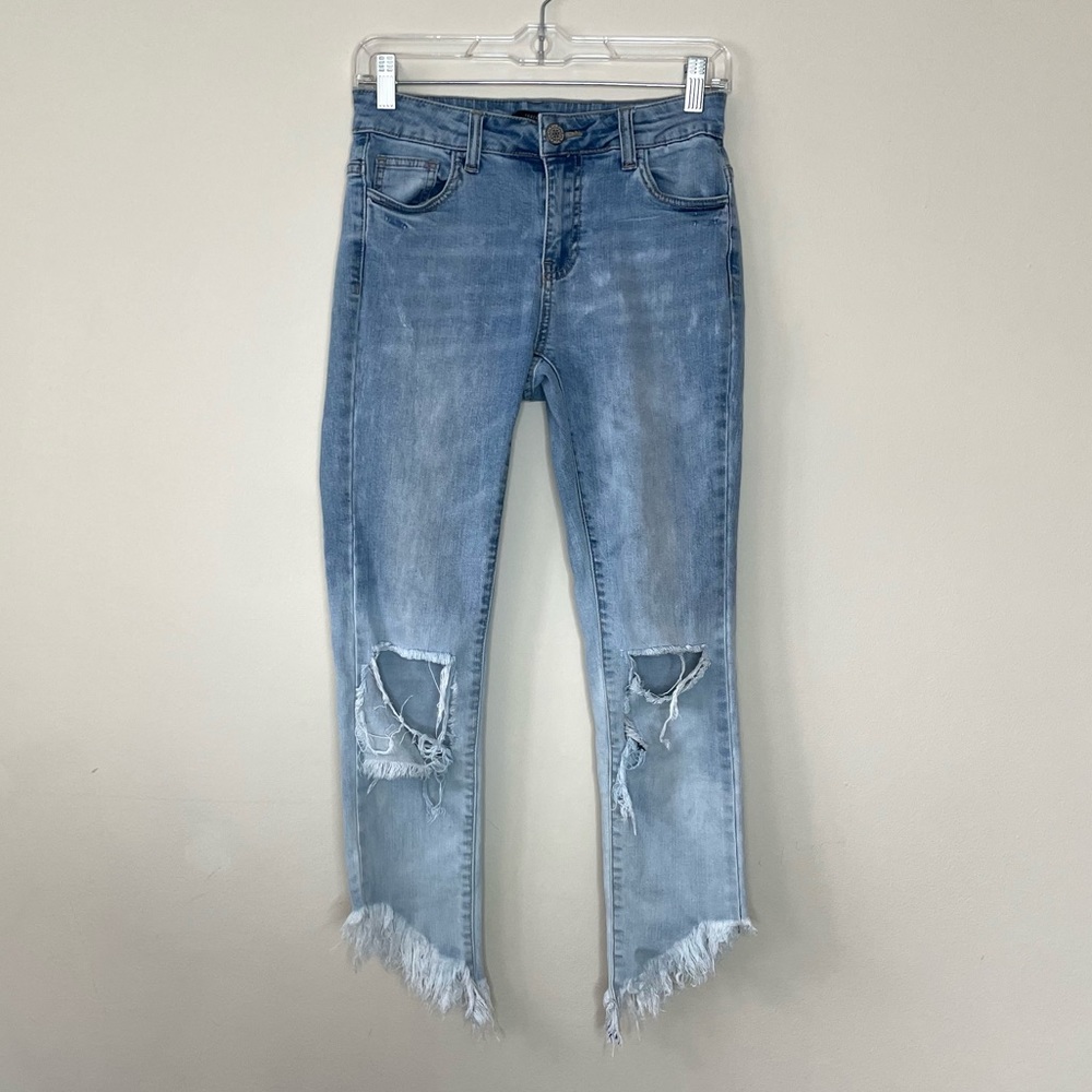 Forever 21 Distressed Cropped Raw Hem Jeans Size Small